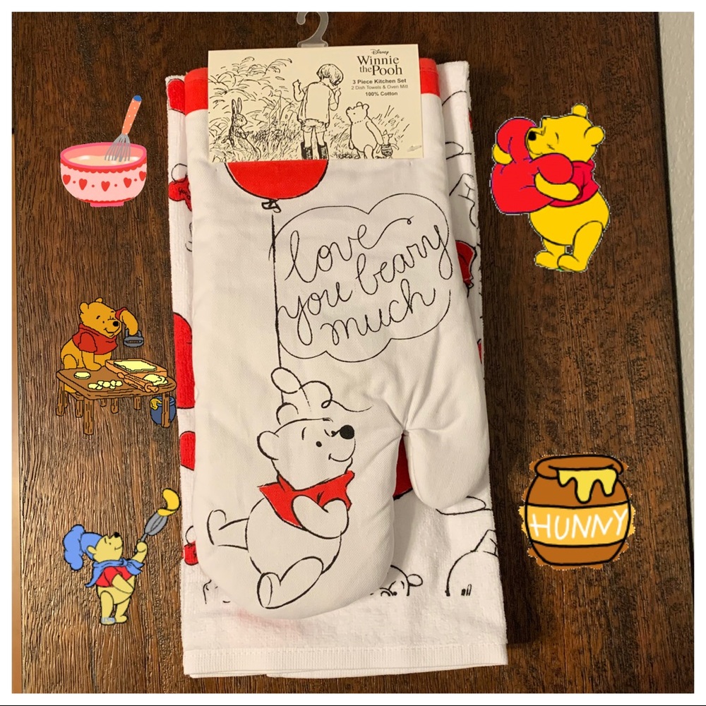 New Winnie the Pooh Valentine’s Oven Mitt and Kitchen Towels
